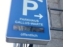 Foto: Manuel Denkwitz, einziger Wegweiser zum Parkhaus Galluswarte